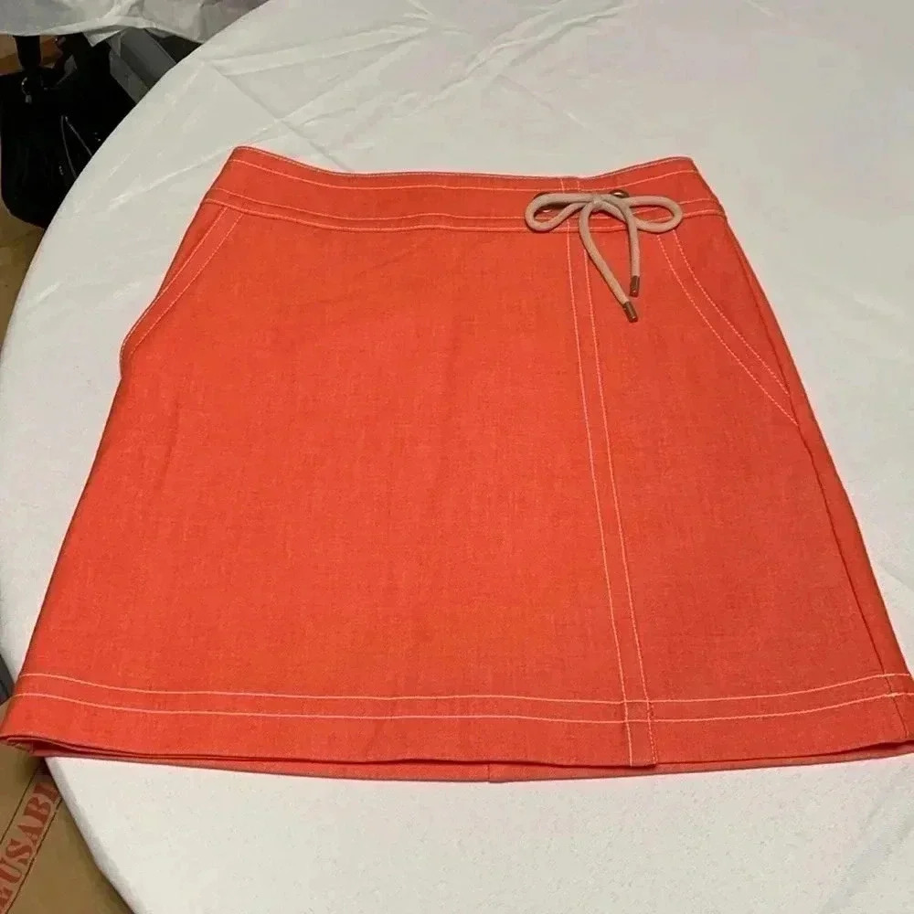ANN TAYLOR Women’s Skirt, Excellent Condition.